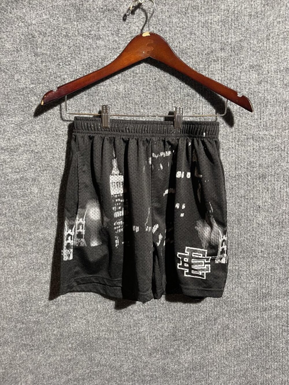 Eric Emanuel Shorts Mens Medium Black Mesh New York Skyline Basketball